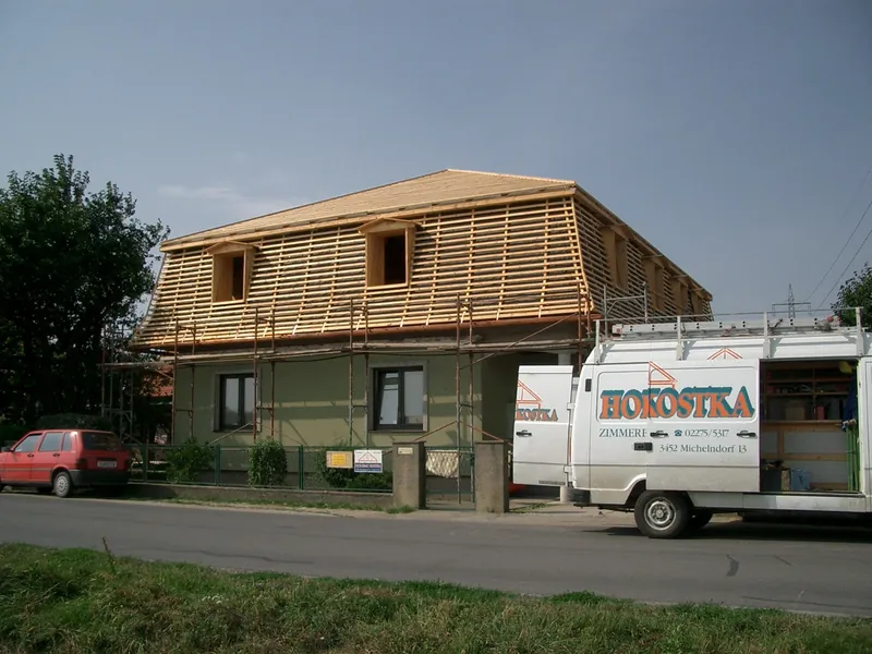 Mansarddach-Dachstuhl, Ansicht von der Straße